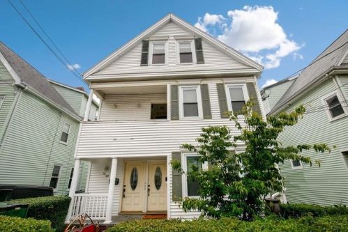 51 Albion St, Medford, MA 02155-6440