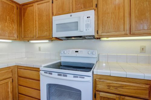 8635 Windsor Point Way, Elk Grove CA  95624-3431 exterior