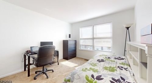 326 Angle Ave, Manville NJ  08835-2318 exterior