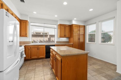 7 Villa Valtelena, Lake Elsinore CA  92532-0110 exterior