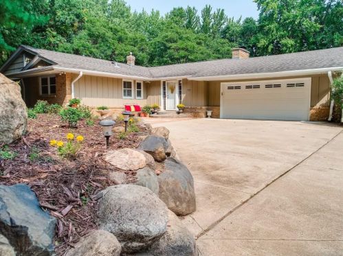 737 Amber Dr, Saint Paul MN 55122-2059 exterior