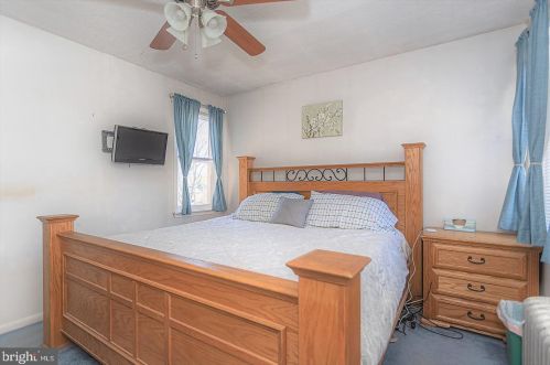 617 Derstine Ave, Lansdale PA 19446-3342 exterior