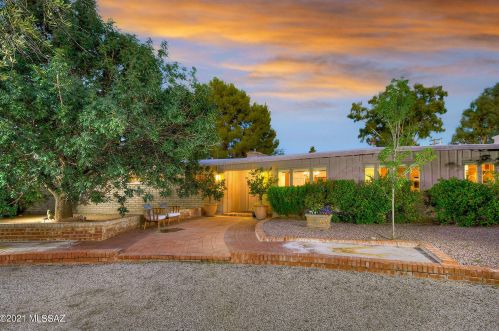 2510 Santa Lucia Dr, Tucson, AZ 85715-3135