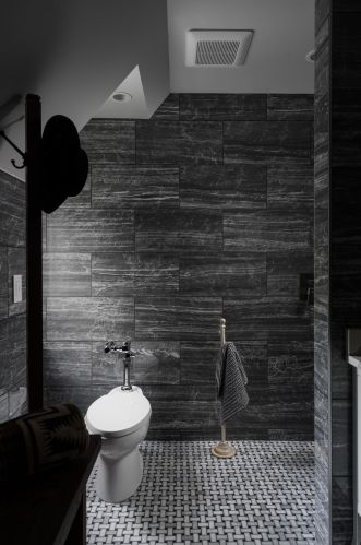 6578 Washington Cir, Milwaukee WI 53213-2460 exterior