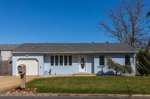 305 Wisteria Dr, Bricktown, NJ 08723-5934
