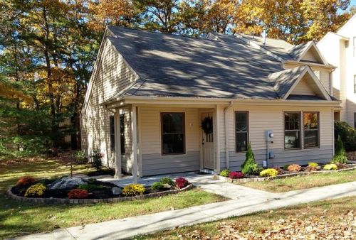 250 Azalea Cir, Jackson Twp, NJ 08527-2567