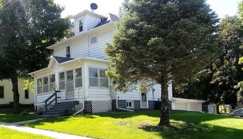 200 Elm St, Williamsburg, IA 52361-9458
