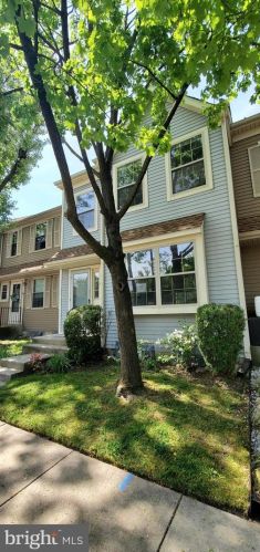 150 Evan Ct, West Deptford, NJ 08086-2006