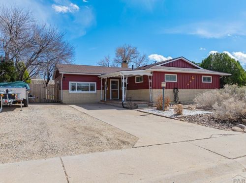 46 Loch Lomond Ln, Pueblo CO  81001-1748 exterior