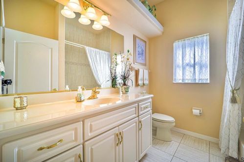 1422 Dolph Cir, Ormond Beach FL 32174-2891 exterior