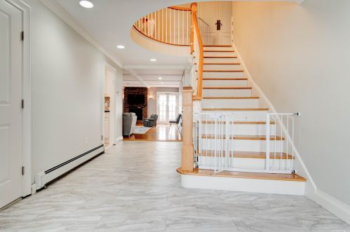 540 Halevy Dr, Cedarhurst, NY 11516-1012