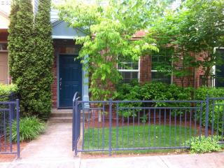 869 Caden Ave, Beaverton, OR 97124-7249