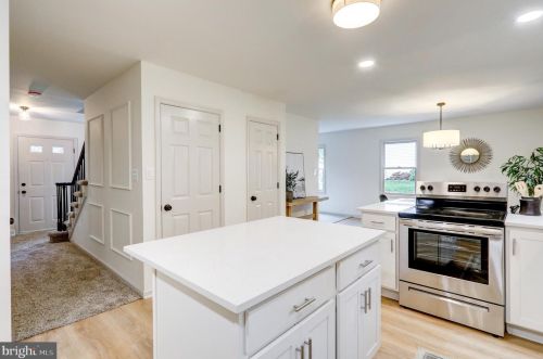 145 Ridings Way, Lancaster PA  17601-1707 exterior