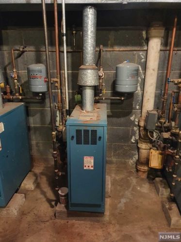 180 Atlantic St, Paterson NJ 07503-2702 exterior