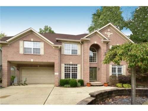 2418 Kenwyn Blvd, Avon, OH 44011-1700