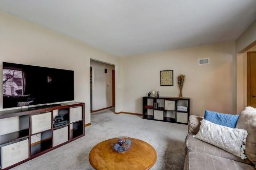 523 112, Milwaukee WI 53226-4132 exterior