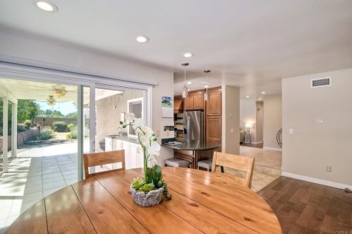 30065 Villa Alturas Dr, Temecula CA  92592-2105 exterior