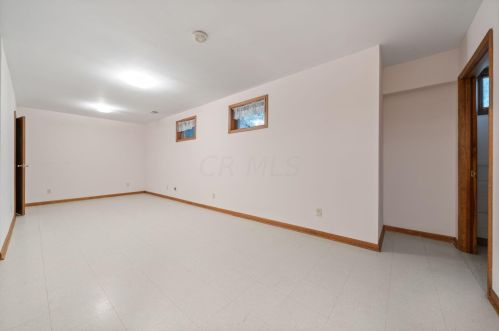 2375 Chickasaw Dr, London OH  43140-9014 exterior