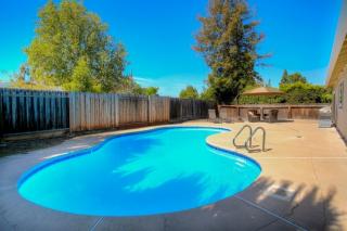 5494 Haussner Dr, Concord, CA 94521-4036