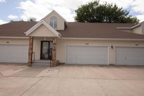 1612 7th St, Moorhead, MN 56560-3449