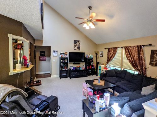 195 Azalea Cir, Jackson Twp, NJ 08527-2565