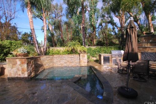 19381 Mesa Dr, Orange CA 92861-2313 exterior