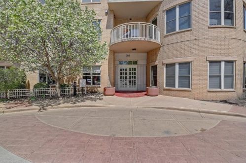 360 Washington Ave, Madison WI  53703-2834 exterior