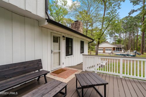 37 Royal Pines Blvd, Beaufort SC  29907-1921 exterior