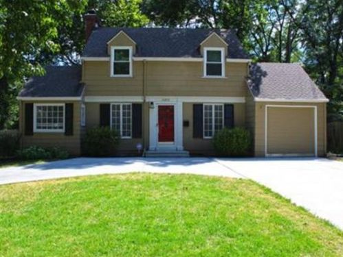 5313 57 St, Shawnee Mission KS  66202-1955 exterior