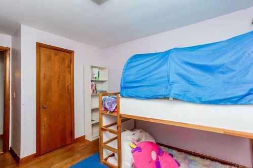 691 Millbrook Rd, Middletown CT  06457-5523 exterior