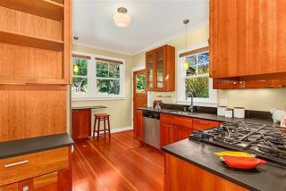 5654 11th Ave, Seattle WA  98105-2602 exterior