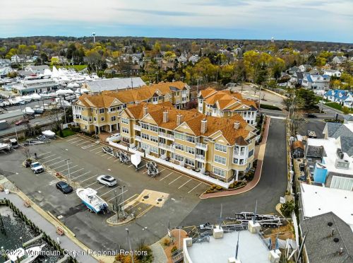 203 Riv Mist Way, Brielle NJ 08730-1465 exterior