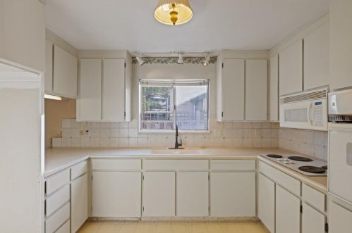 821 Cedar St, Del Monte Park CA  93950-4804 exterior