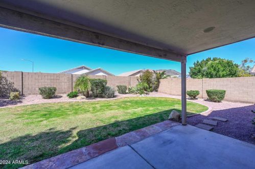 6620 Whispering Wind Dr, Glendale AZ  85310-3465 exterior