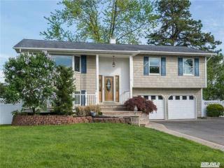 10 Lehigh Dr, Smithtown, NY 11787-2021