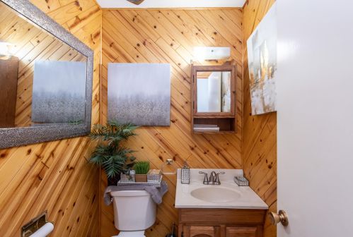 6936 89th St, Milwaukee WI  53224-4702 exterior