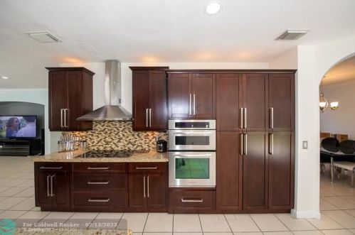 3511 145th Ave, Hollywood FL  33027-3726 exterior