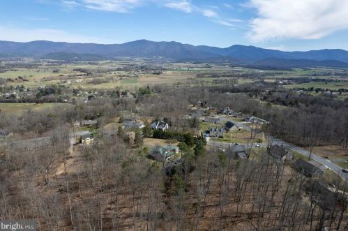 390 Forest Hills Dr, Richmond National Battlefiel VA  22835-9107 exterior