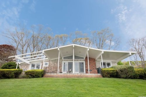 29 Romana Dr, Hampton Bays, NY 11946-3718