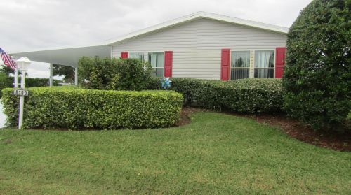 8100 Long Drive Dr, Fort Pierce, FL 34952-3170