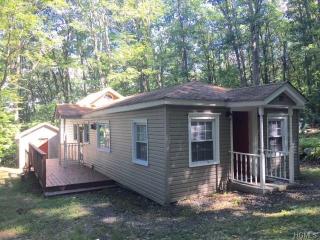 25 Royal Oak Ave, Middletown, NY 10940-7623