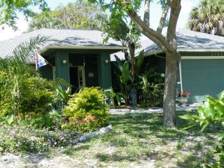 27925 Lance Dr, Bonita Springs, FL 34135-5740