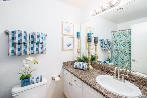 7122 Cross Creek Cir, Pleasanton CA  94568-3888 exterior