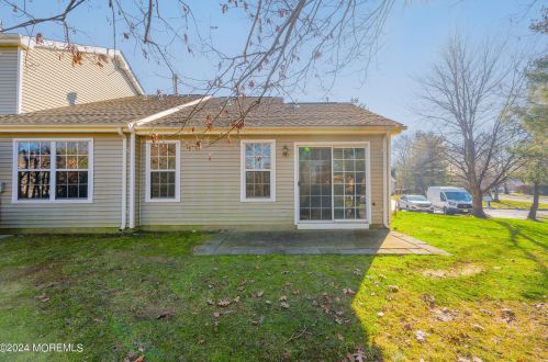 52 Perri Rd, East Freehold NJ  07728-4140 exterior