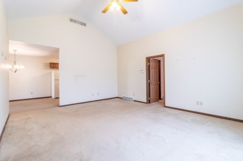 1084 Timberwood Dr, Beaver Falls PA 15010-1614 exterior