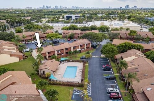 465 14th St, Dania Beach FL  33004-4629 exterior