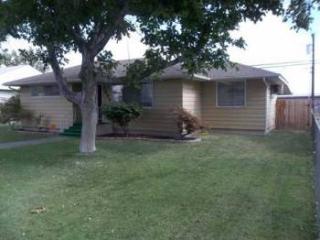 1238 C St, Ephrata, WA 98823-2114