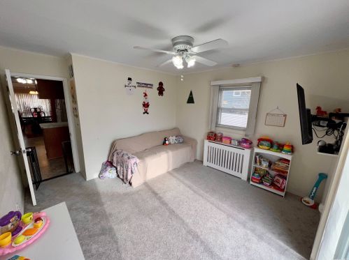 30 Roslyn St, Islip Terrace NY 11752-2726 exterior