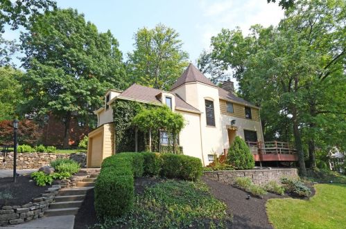 818 Dunore Rd, Cincinnati, OH 45220-1417