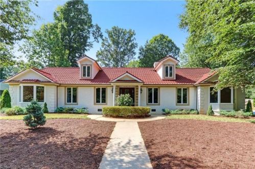 3017 Henderson Rd, Greensboro, NC 27410-6013